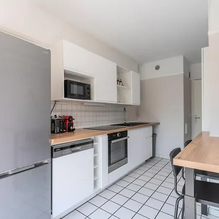 Spacious 3 Bedroom Apartment & Private Parking! Lambersart Exterior photo
