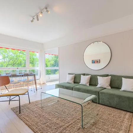 Spacious 3 Bedroom Apartment & Private Parking! Lambersart Exterior photo