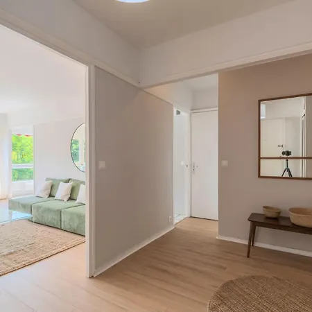 Spacious 3 Bedroom Apartment & Private Parking! Lambersart Exterior photo