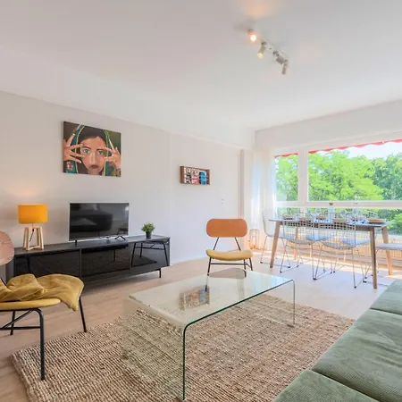 Spacious 3 Bedroom Apartment & Private Parking! Lambersart Exterior photo