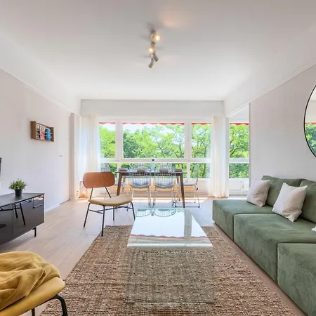 Spacious 3 Bedroom Apartment & Private Parking! Lambersart Exterior photo
