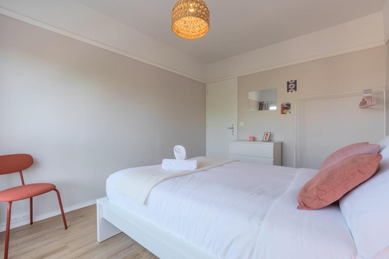 Apartment Spacious 3 Bedroom & Private Parking! Lambersart