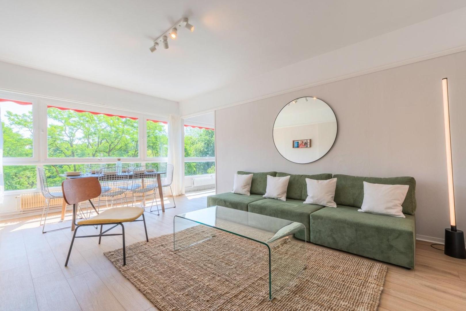 Spacious 3 Bedroom & Private Parking!