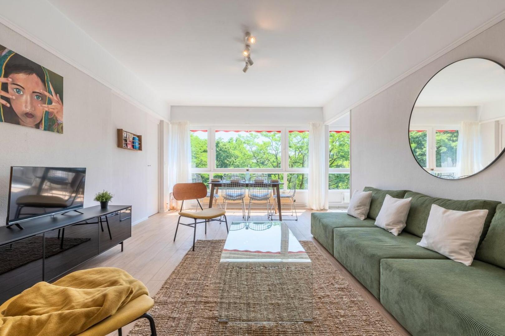 Spacious 3 Bedroom & Private Parking! * Lambersart